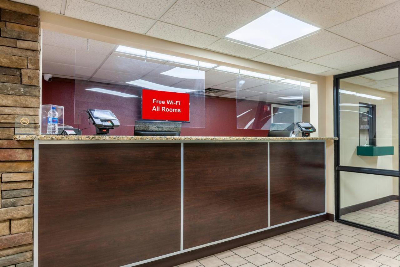 Red Roof Inn Fayetteville I-95 Экстерьер фото
