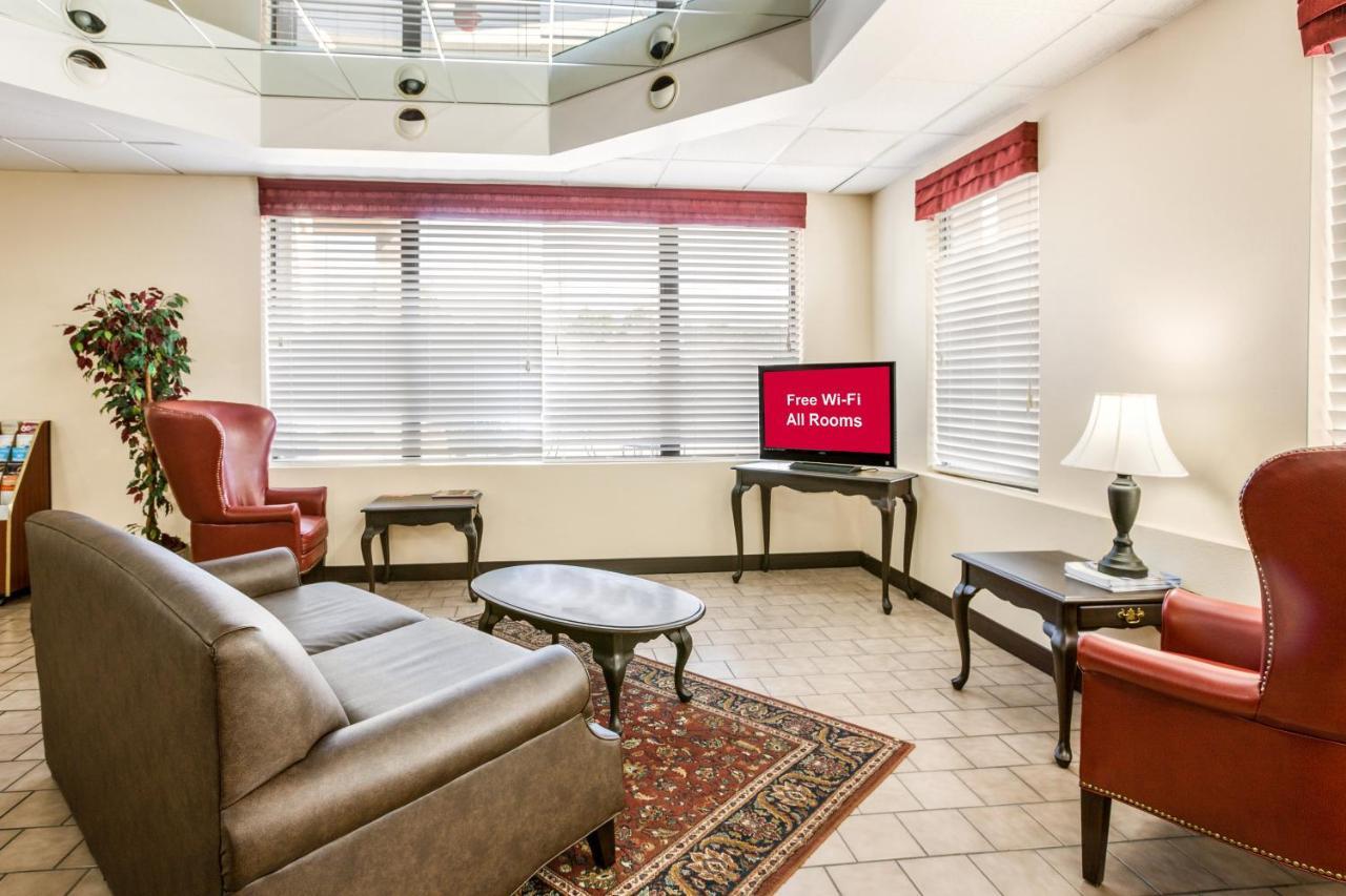 Red Roof Inn Fayetteville I-95 Экстерьер фото