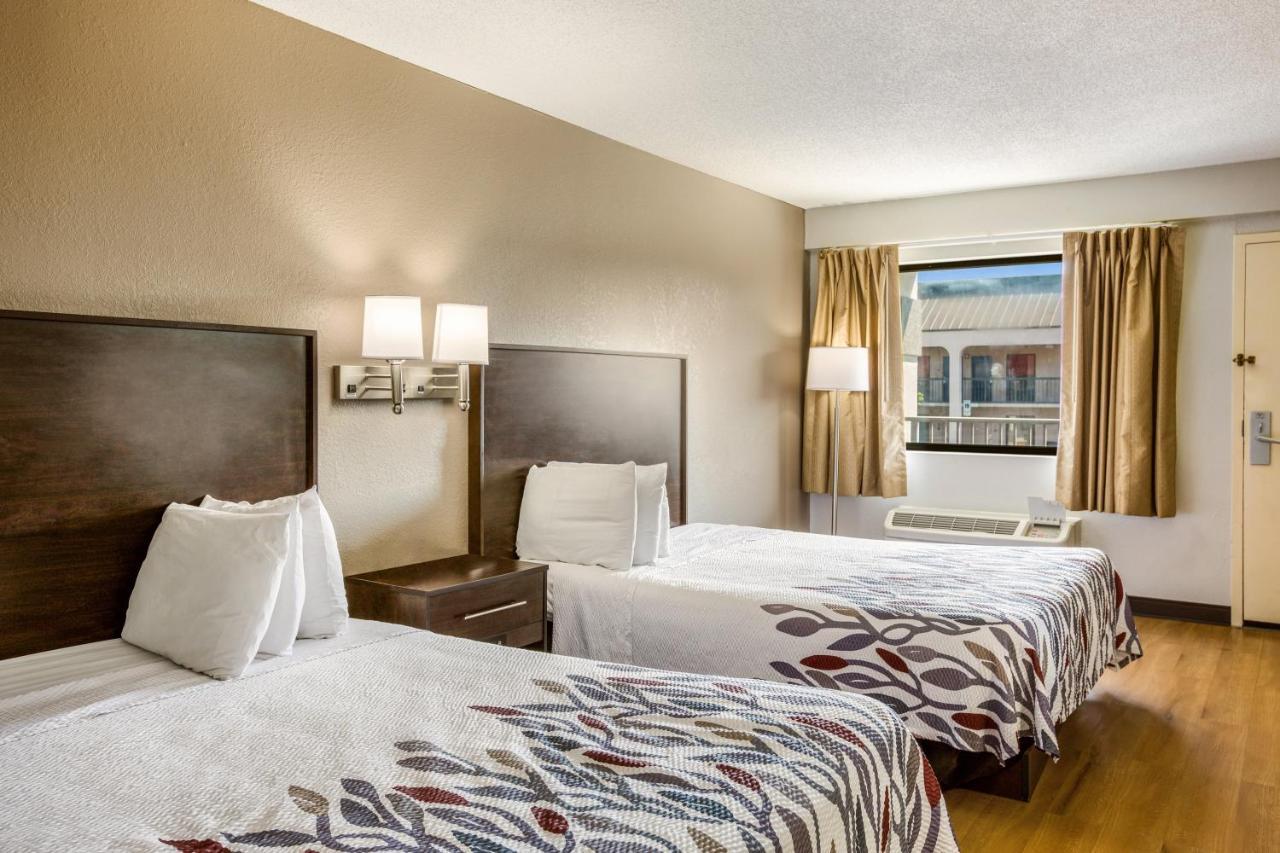 Red Roof Inn Fayetteville I-95 Экстерьер фото