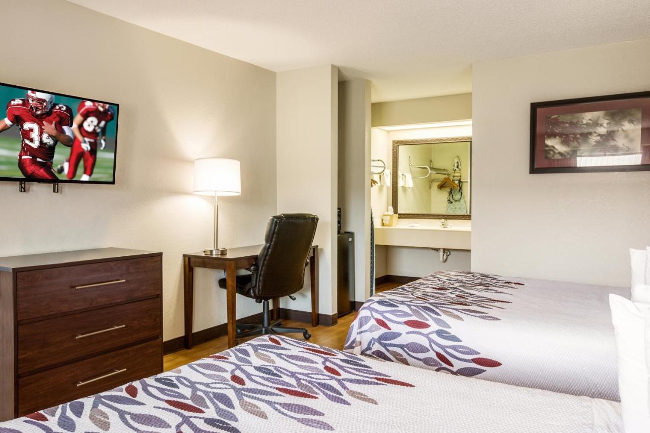 Red Roof Inn Fayetteville I-95 Экстерьер фото
